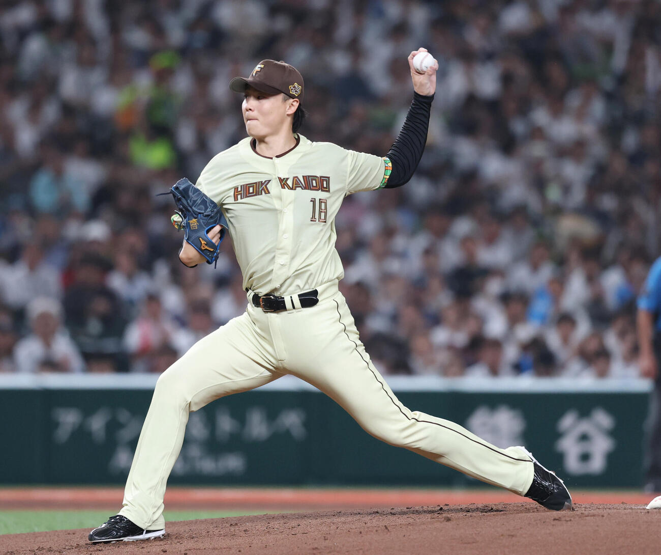 西武対日本ハム　先発し力投する日本ハム山崎福也（撮影・増田悦実）
