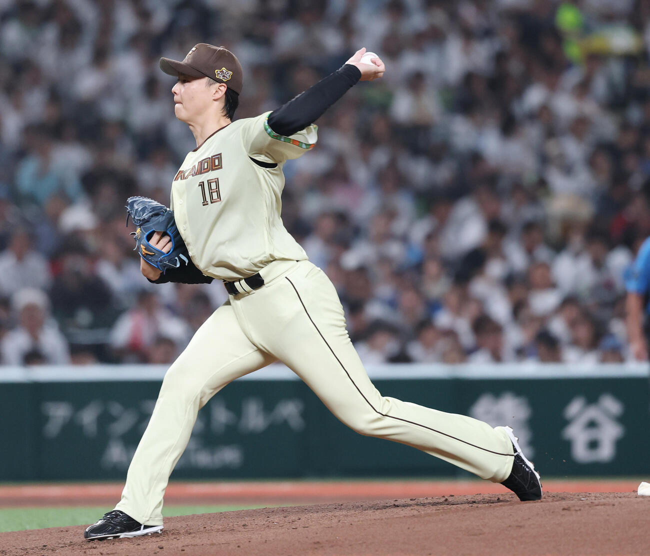 西武対日本ハム　先発し力投する日本ハム山崎福也（撮影・増田悦実）