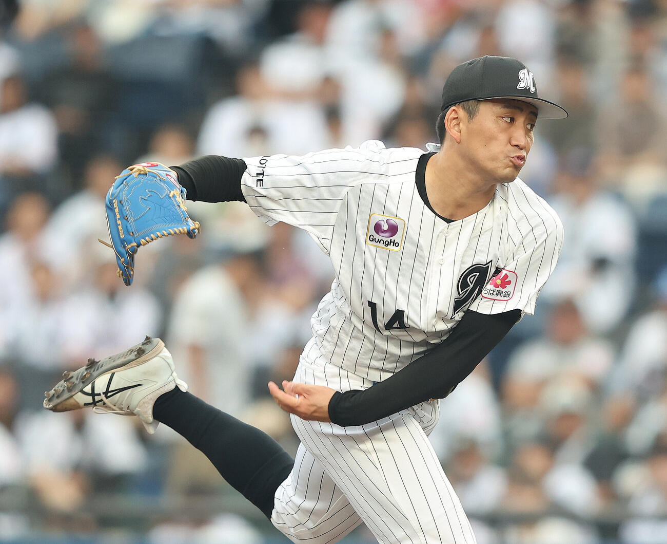 ロッテ対ソフトバンク　先発登板するロッテ小島和哉（撮影・河田真司）