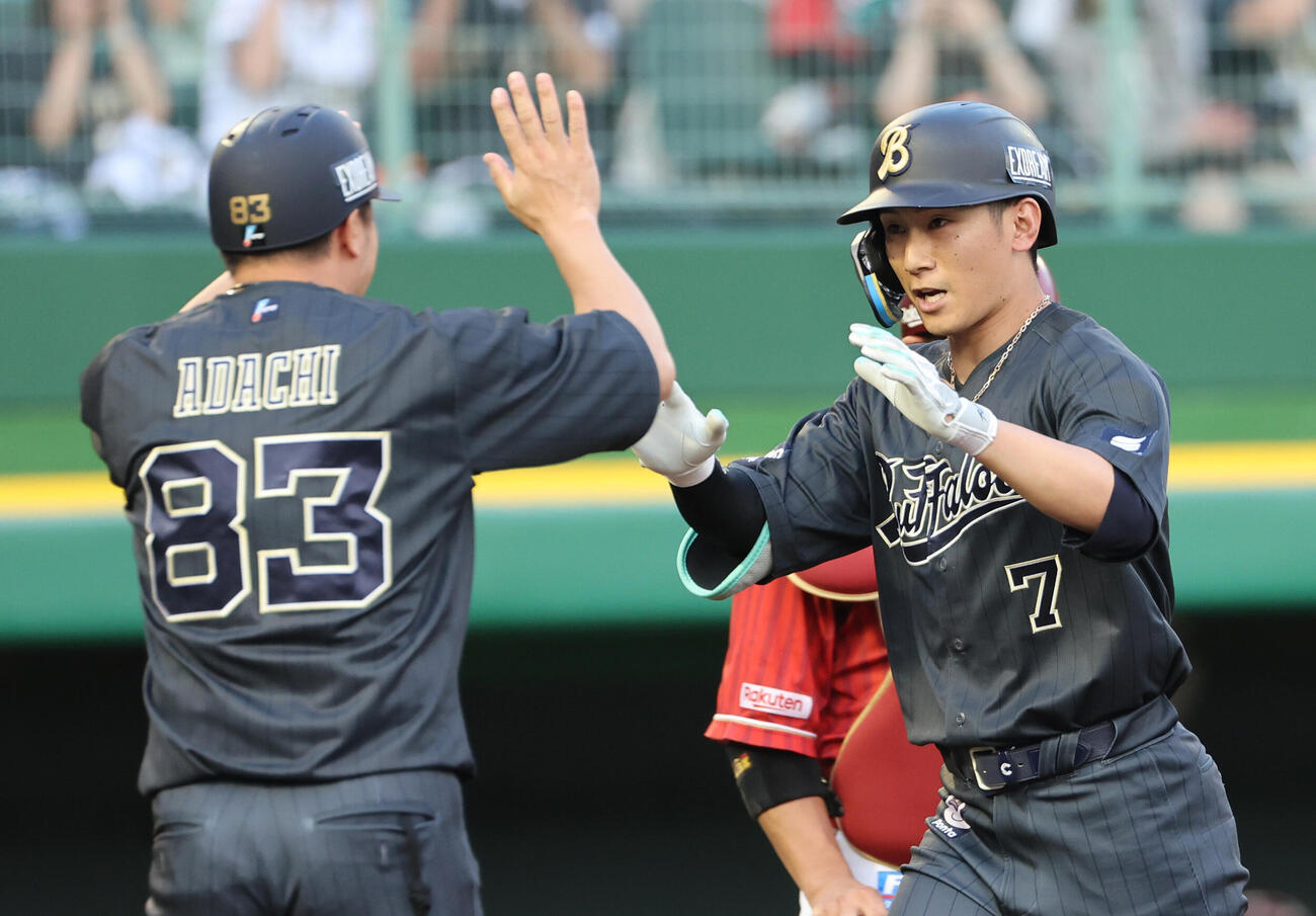オリックス対楽天　7回裏オリックス1死満塁、西川龍馬は本塁打を放ち生還　（撮影・西尾就之）