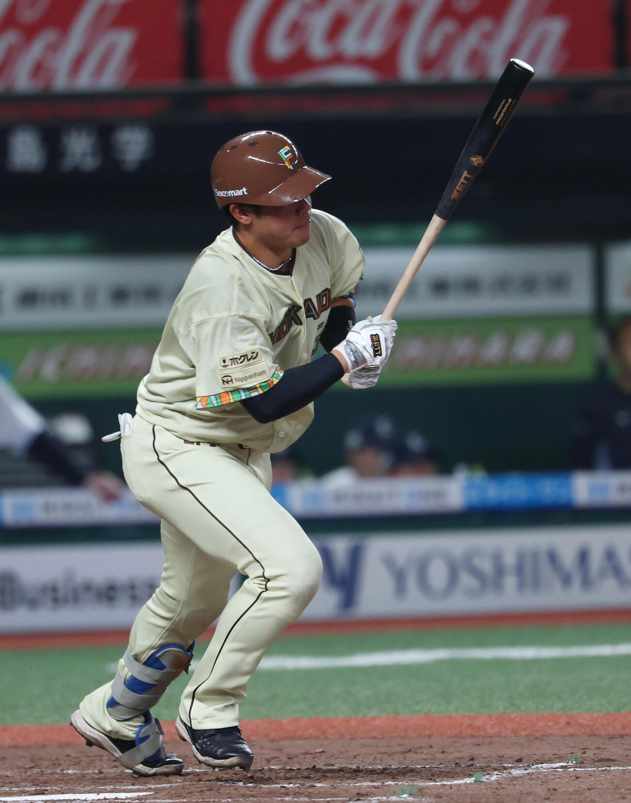 西武対日本ハム　5回表日本ハム無死、二塁打を放つ吉田賢吾（撮影・増田悦実）