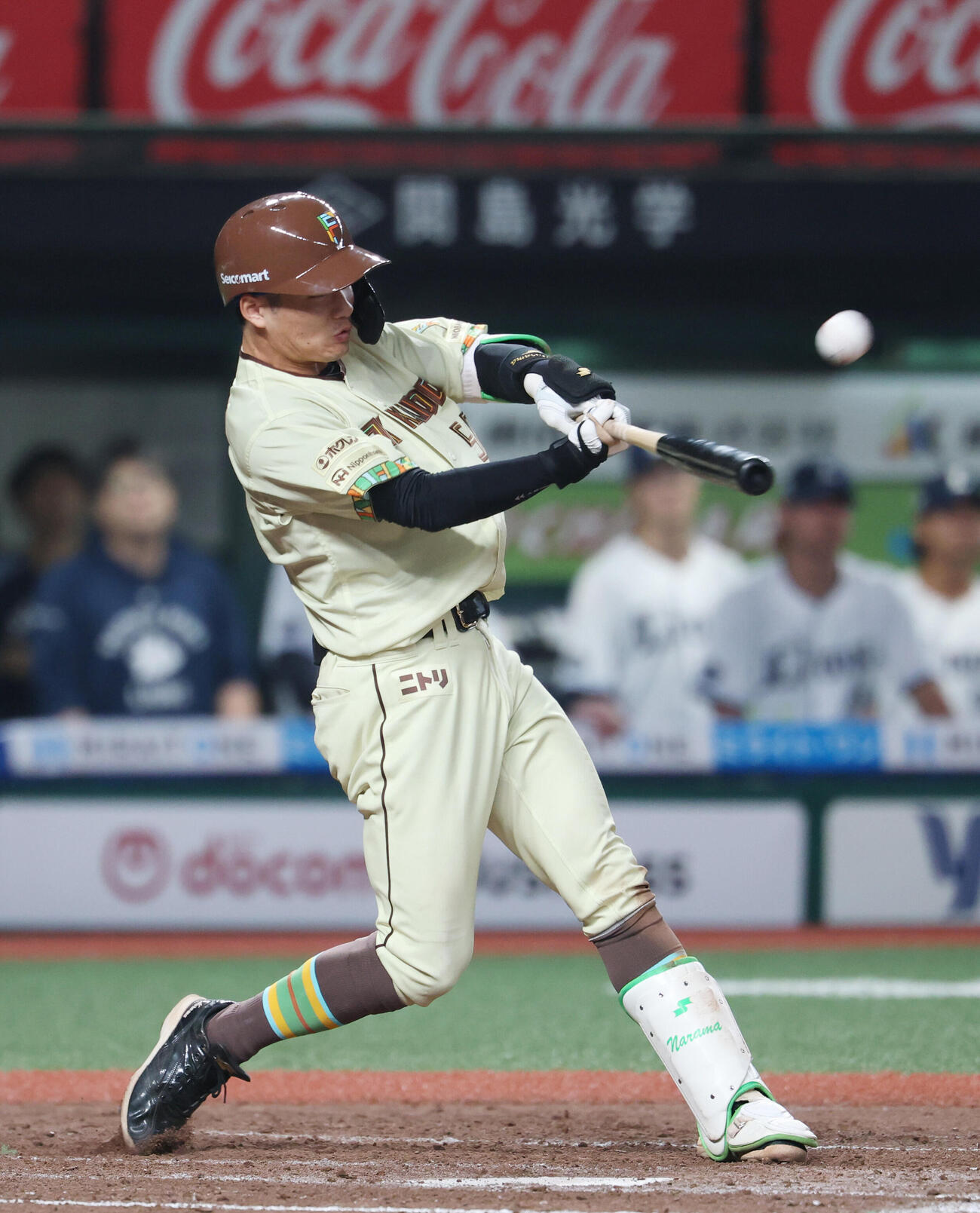 西武対日本ハム　9回表日本ハム2死、本塁打を放つ奈良間大己（撮影・増田悦実）