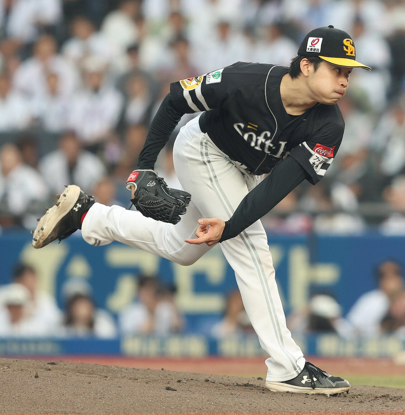 ロッテ対ソフトバンク　先発登板するソフトバンク松本晴（撮影・河田真司）