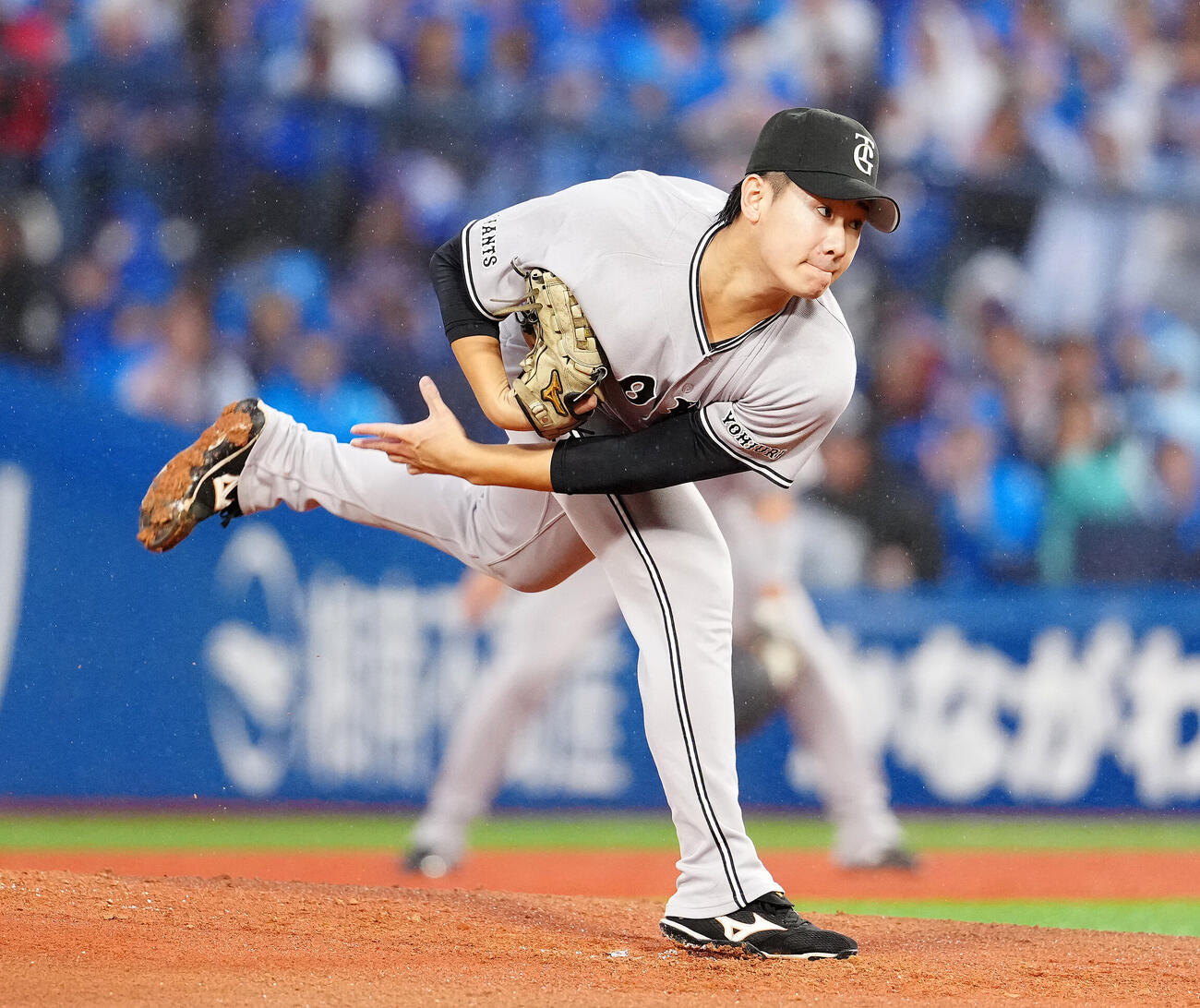 DeNA対巨人　巨人先発の井上温大（撮影・江口和貴）