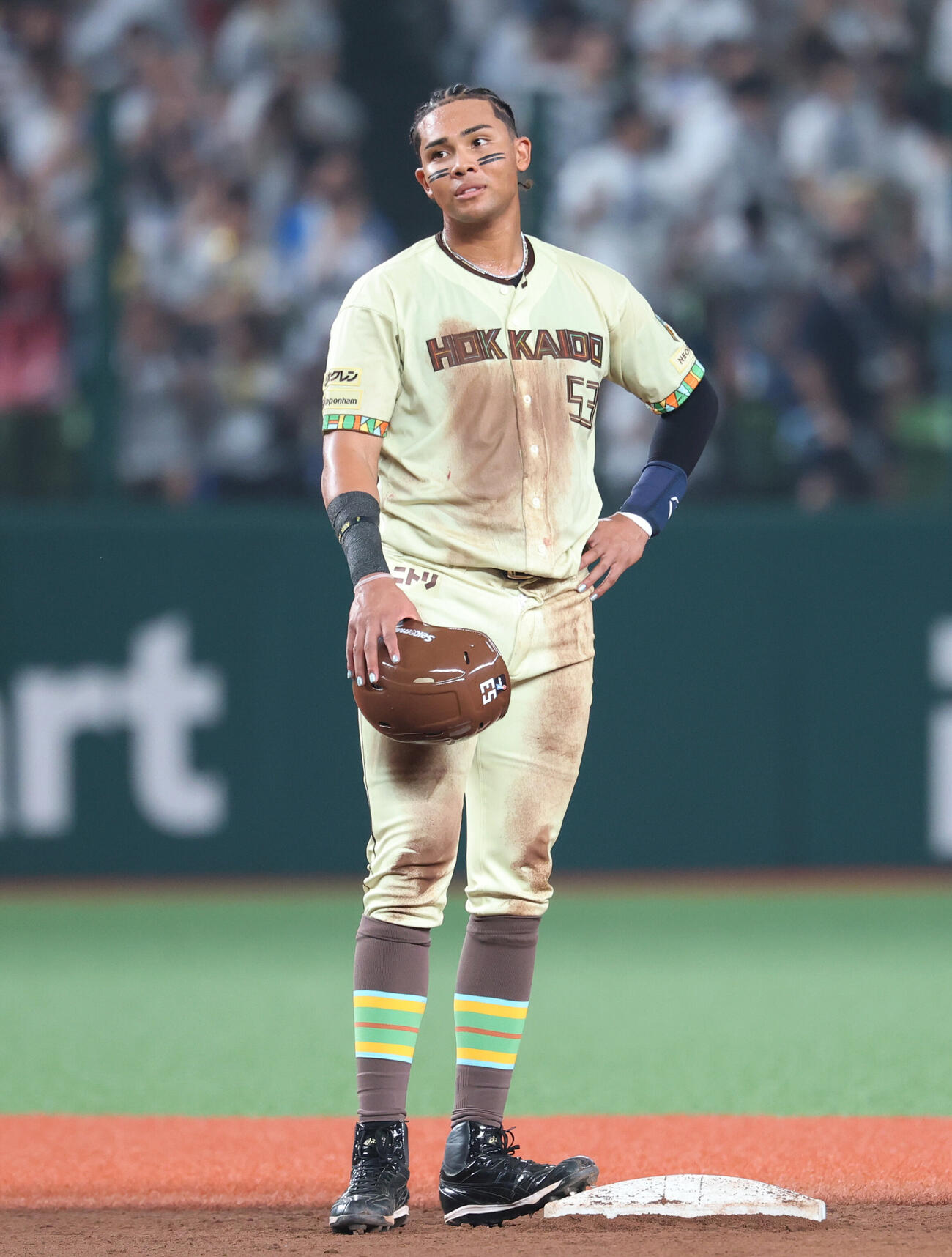 西武対日本ハム　5回表日本ハム2死満塁、リクエストの結果アウトとなりがっくりとする水谷瞬（撮影・増田悦実）