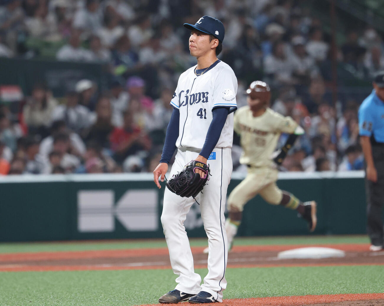 西武対日本ハム　9回表日本ハム2死、奈良間大己に本塁打を浴びる成田晴風（撮影・増田悦実）