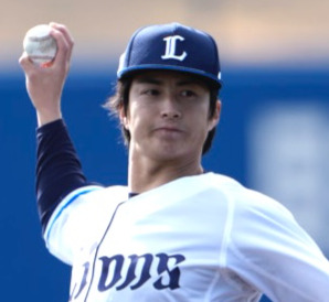 2026年2月、内野守備練習で投球する森脇亮介