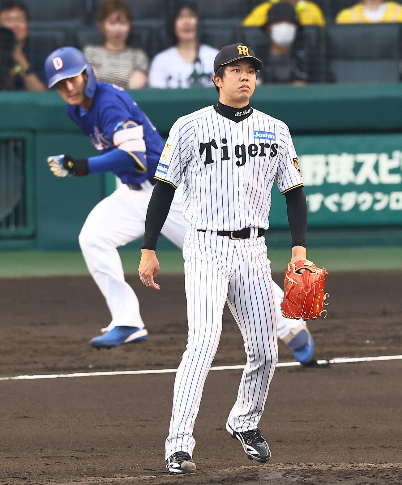阪神対中日　2回表中日2死二塁、才木浩人は石川昂弥に先制適時打を浴びる（撮影・上田博志）
