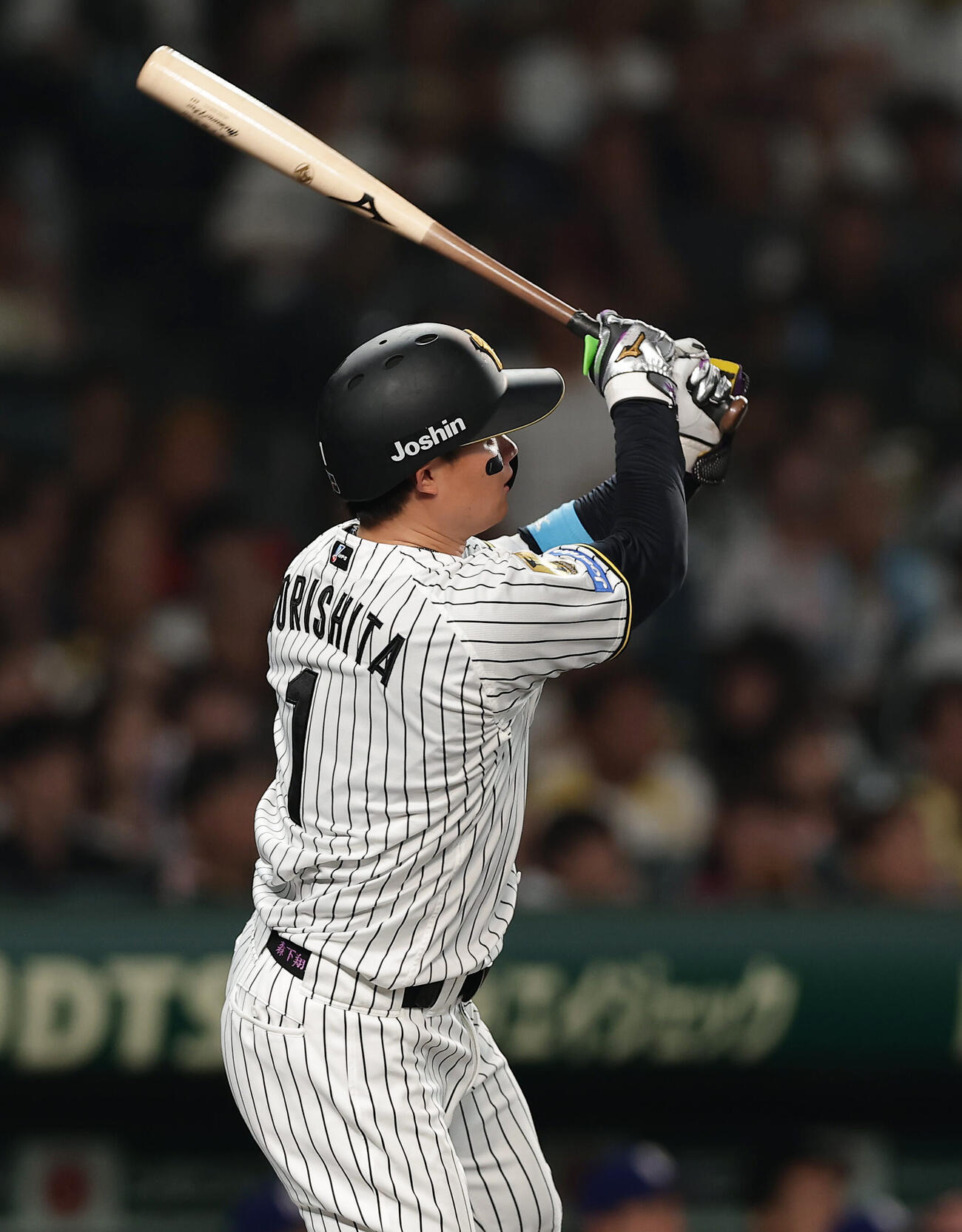 阪神対中日　6回裏阪神1死、左越え同点本塁打を放つ森下翔太（撮影・前田充）