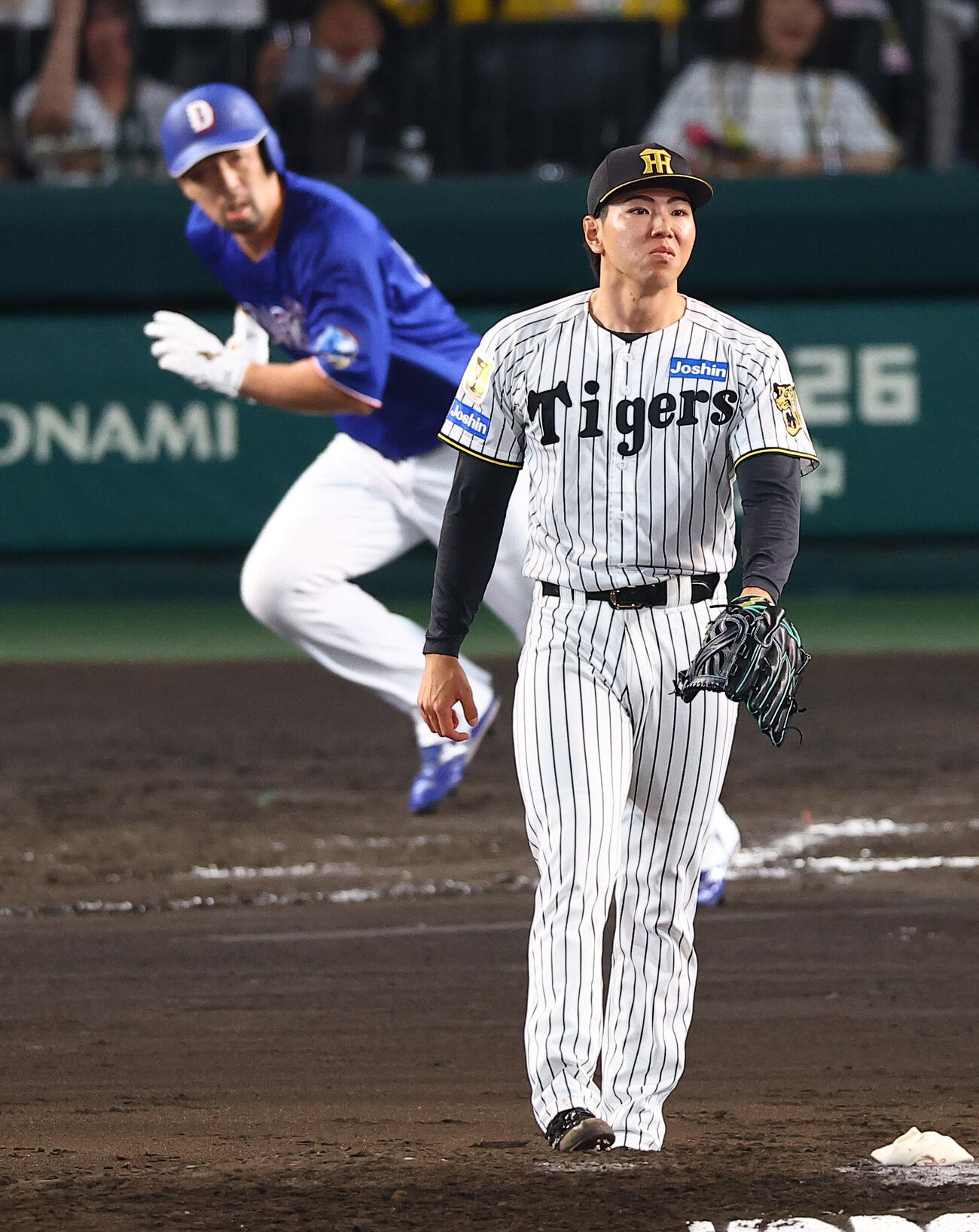 阪神対中日　8回表中日1死二塁、工藤泰成は阿部寿樹に勝ち越し適時打を浴びる（撮影・上田博志）