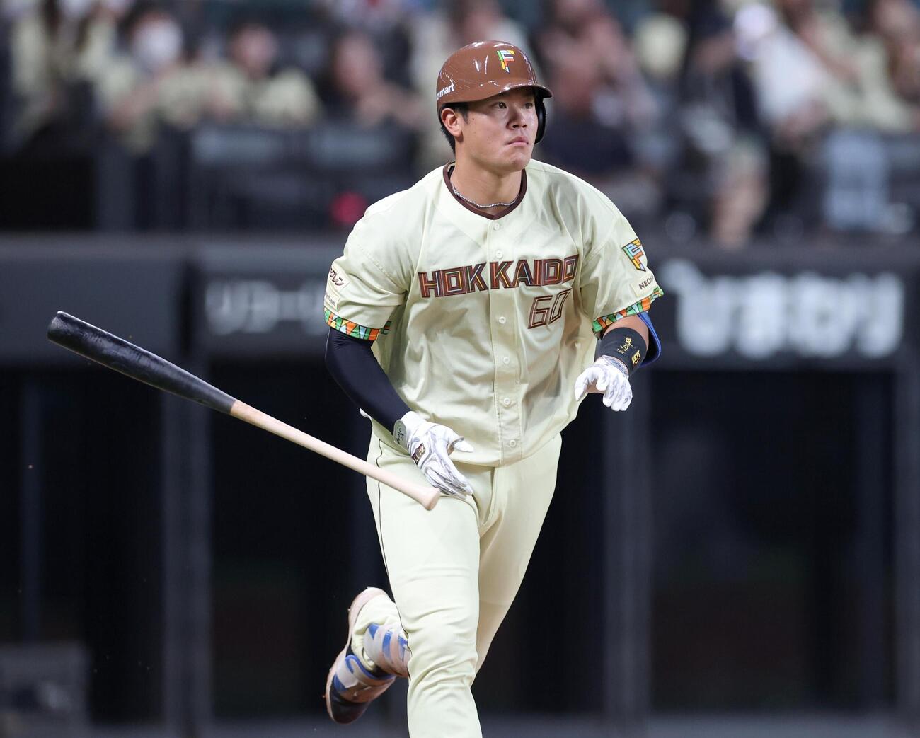 日本ハム対オリックス　3回裏日本ハム1死、本塁打を放つ吉田賢吾（撮影・黒川智章）