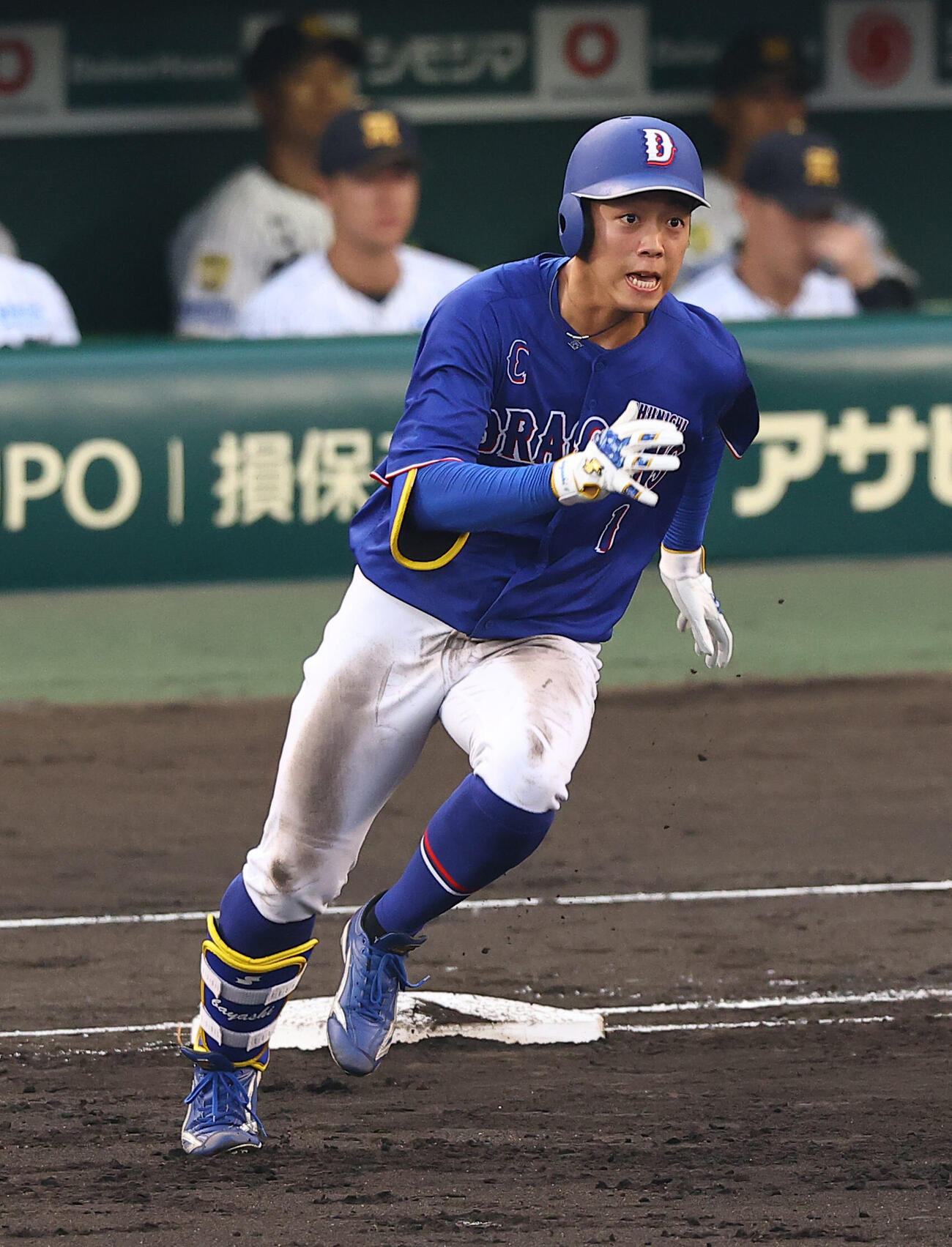 阪神対中日　3回表中日無死、岡林勇希は二塁打を放つ（撮影・上田博志）