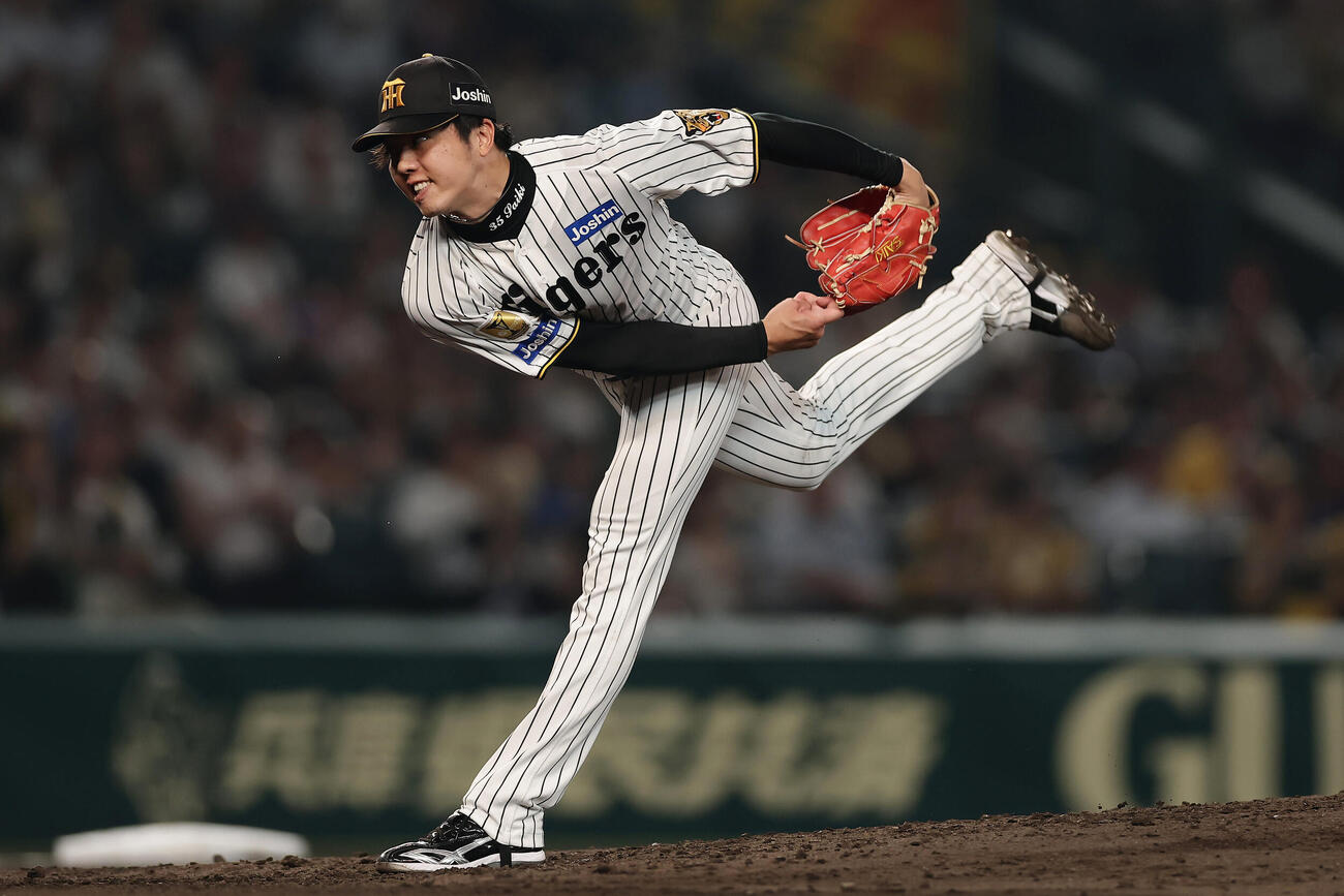 阪神対中日　力投する阪神先発の才木浩人（撮影・前田充）