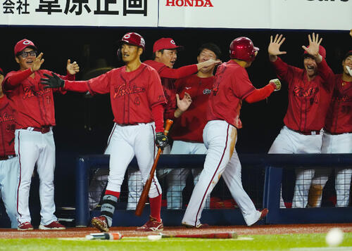 【広島】新井監督「リリーフ陣の頑張りが最後の逆転に」執念の継投で６月勝率５割