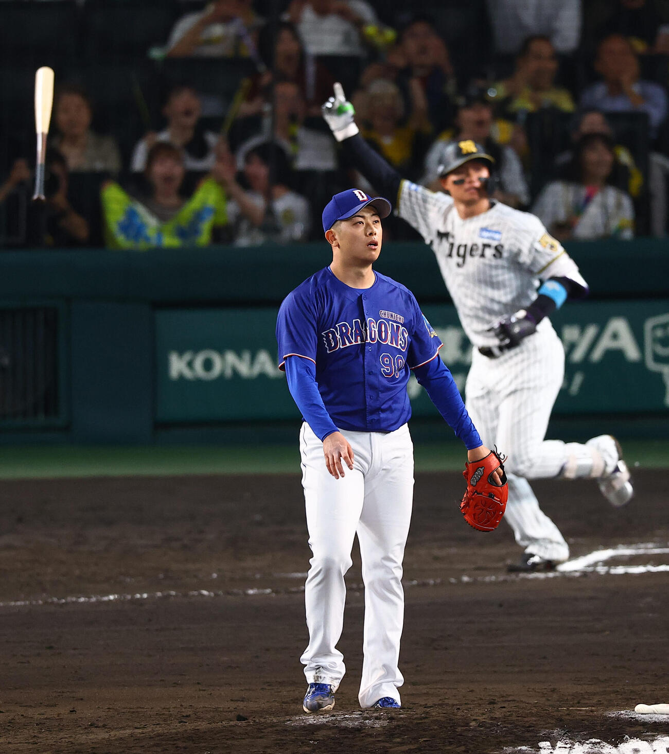 阪神対中日　10回裏阪神1死、松山晋也は森下翔太にサヨナラ本塁打を浴びる（撮影・上田博志）