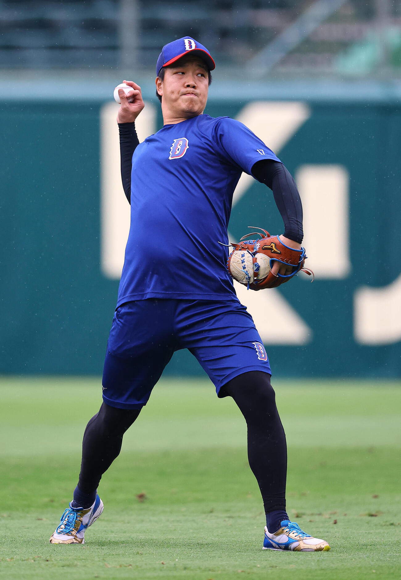 阪神対中日　キャッチボールをする柳裕也（撮影・上田博志）