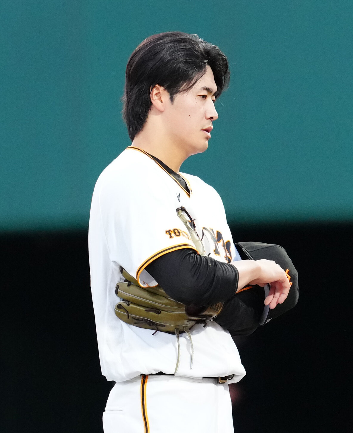 巨人対ヤクルト　2回表ヤクルト無死、松下歩叶へ死球を与えた西舘勇陽