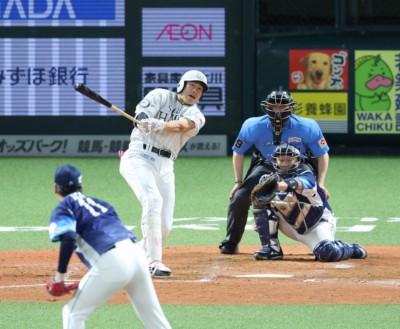 ソフトバンク対西武　5回裏ソフトバンク無死、柳田悠岐は右越え本塁打を放つ（撮影・梅根麻紀）