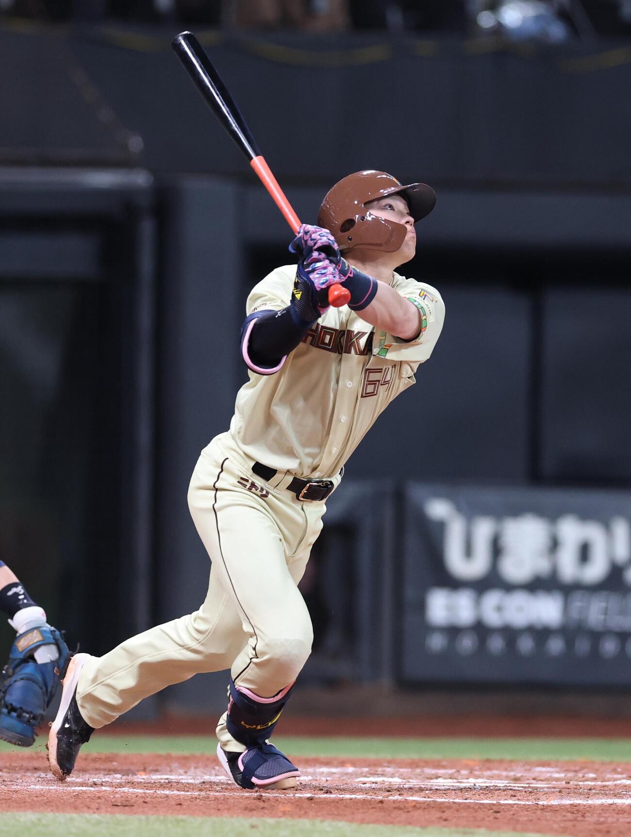 日本ハム対オリックス　4回裏日本ハム1死三塁、適時打を放つ田宮裕涼（撮影・黒川智章）