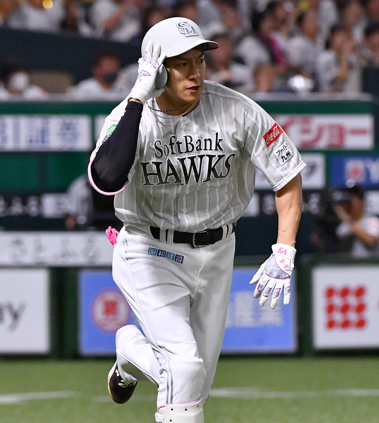 ソフトバンク対西武　5回裏ソフトバンク無死、柳田悠岐は右越え本塁打を放つ（撮影・岩下翔太）