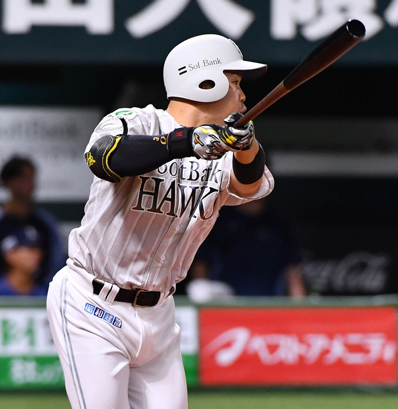ソフトバンク対西武　4回裏ソフトバンク1死一、二塁、近藤健介は2点適時二塁打を放つ（撮影・岩下翔太）