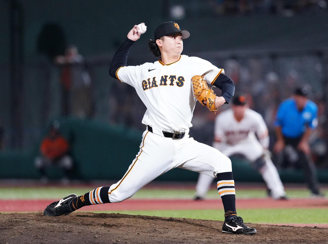 巨人対ヤクルト　巨人5番手の田中瑛斗（撮影・江口和貴）