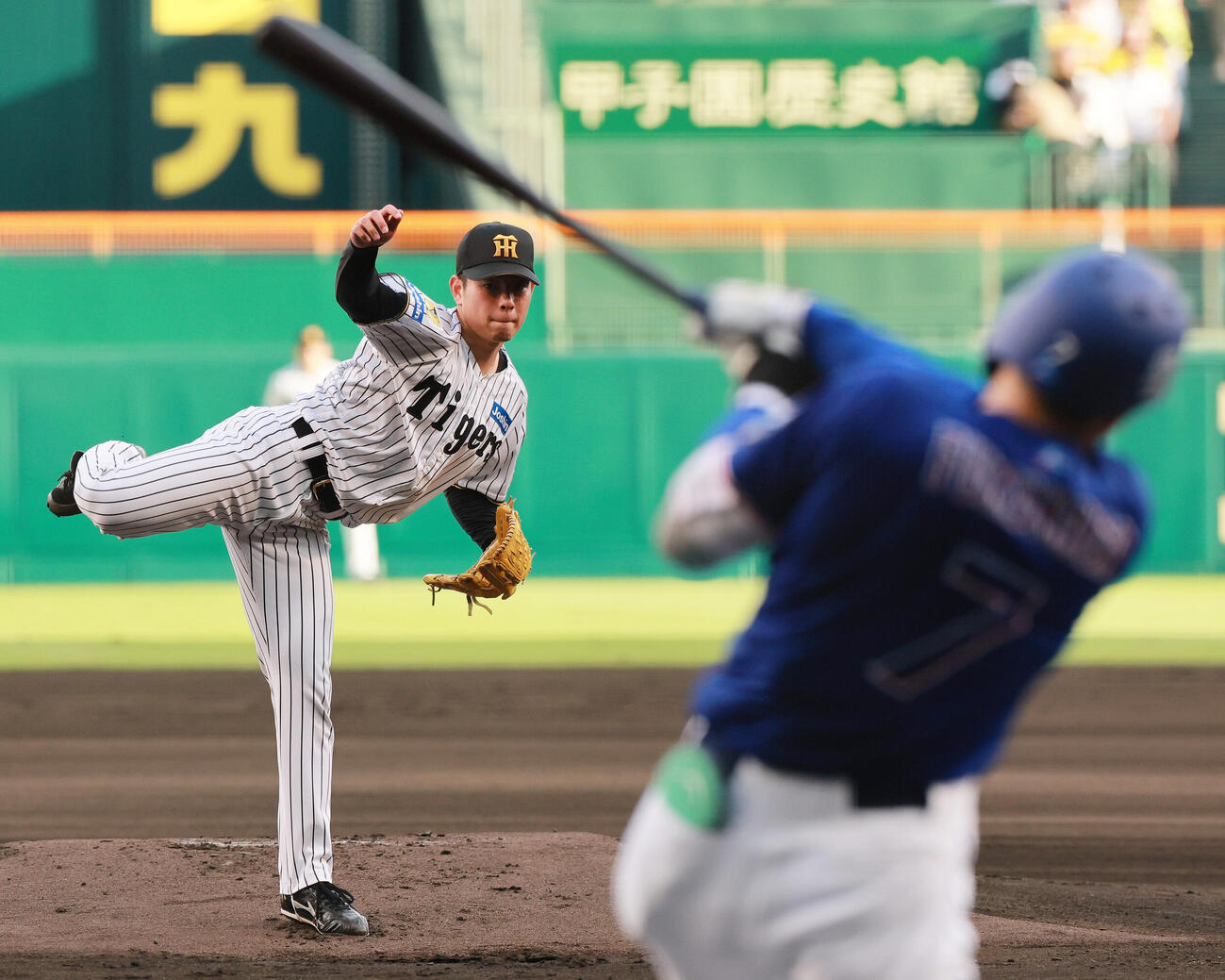 阪神対中日　力投する阪神先発の下村海翔（撮影・上山淳一）