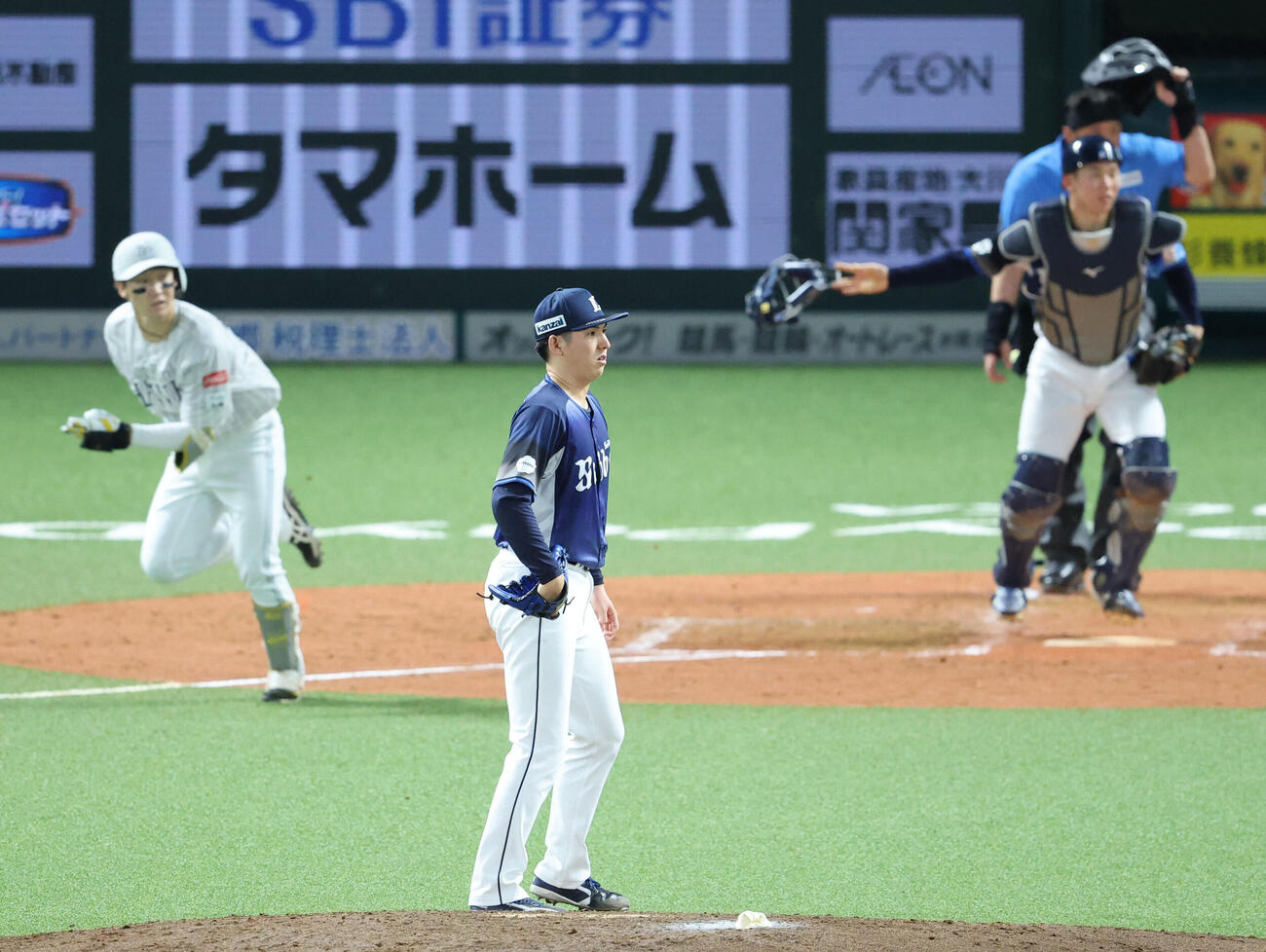 ソフトバンク対西武　5回裏ソフトバンク1死満塁、正木智也に左越え勝ち越し2点適時打を浴びた武内夏暉（撮影・梅根麻紀）