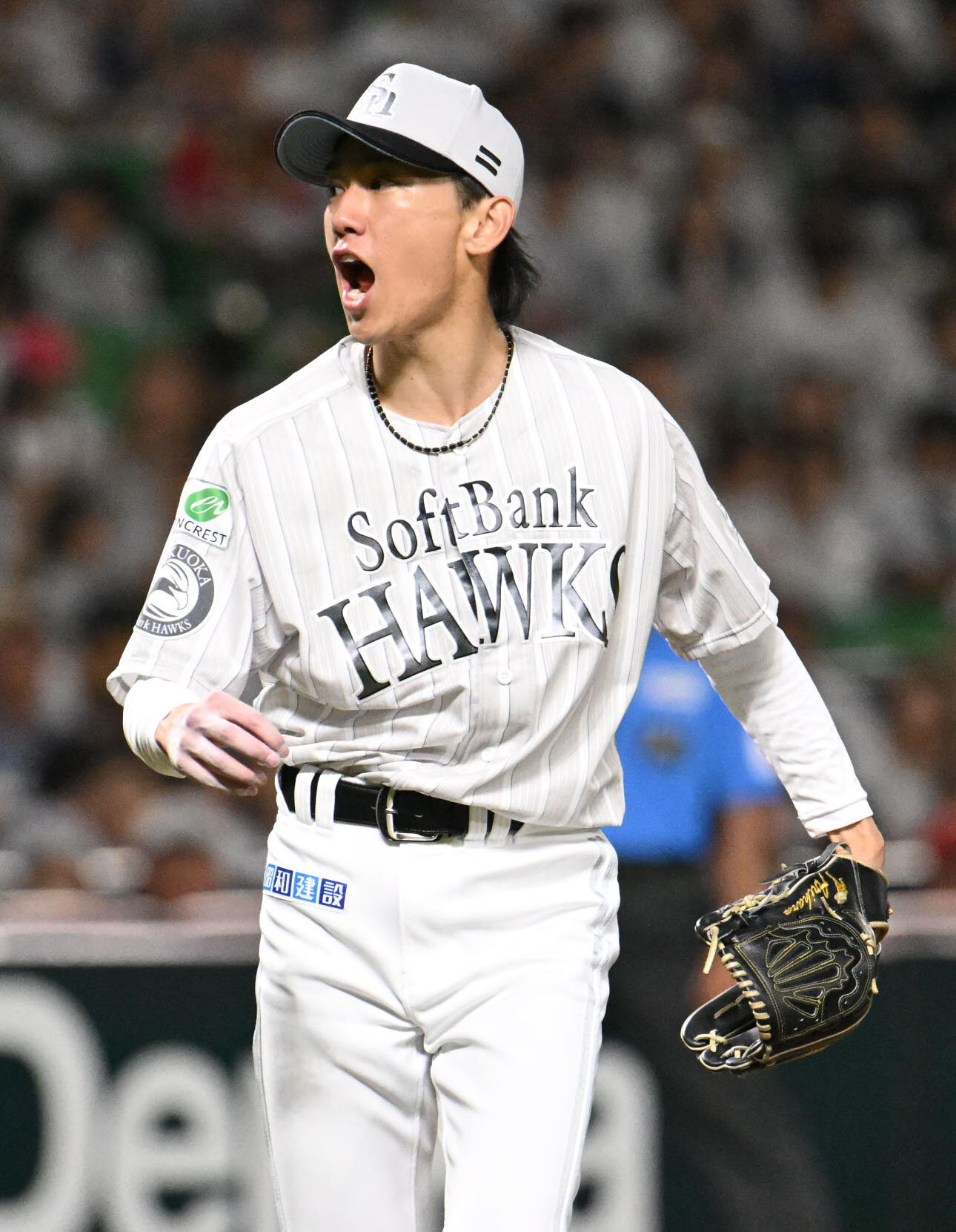 ソフトバンク対西武　5回表西武2死、打者小島大河を三振に仕留め、ほえる大津亮介（撮影・林敢治）