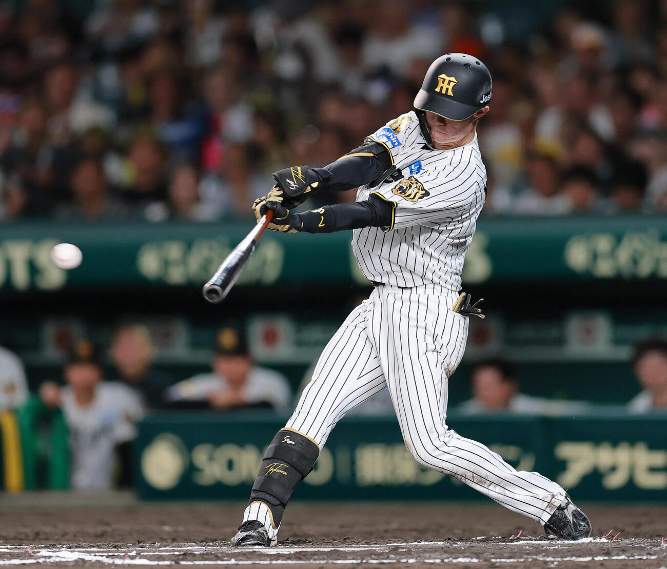 阪神対中日　6回裏阪神1死、中野拓夢は安打を放つ（撮影・上山淳一）