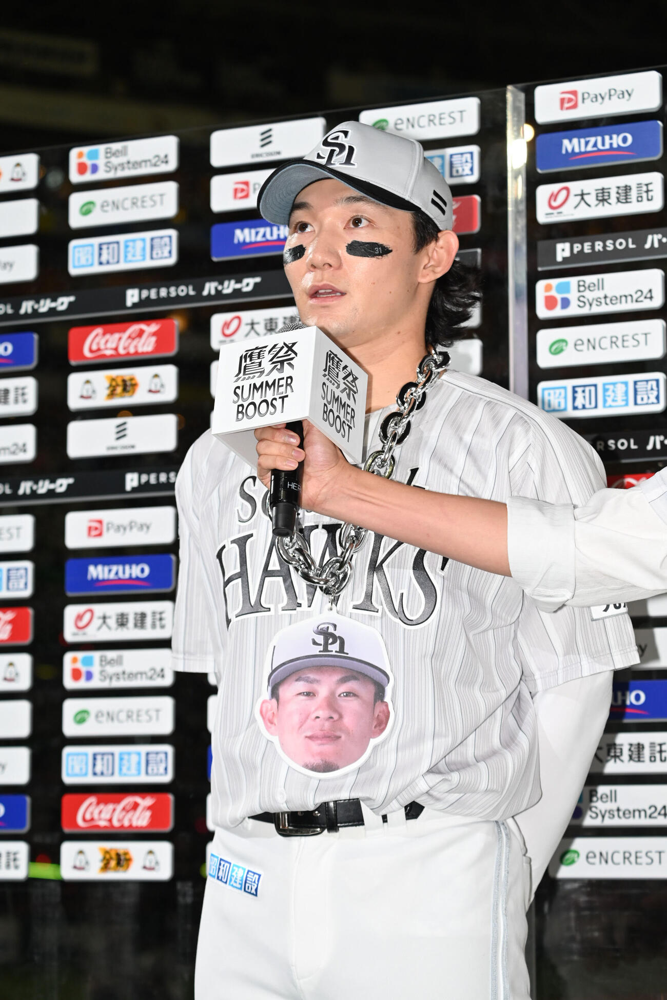 ソフトバンク対西武　ヒーローインタビューに応じるソフトバンク正木智也（撮影・林敢治）