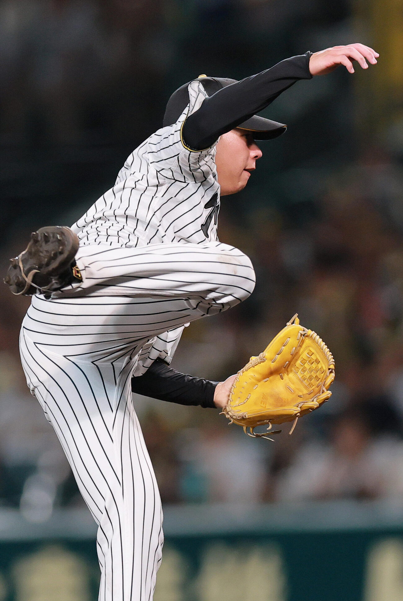 阪神対中日　5回表、力投する阪神下村海翔（撮影・上山淳一）