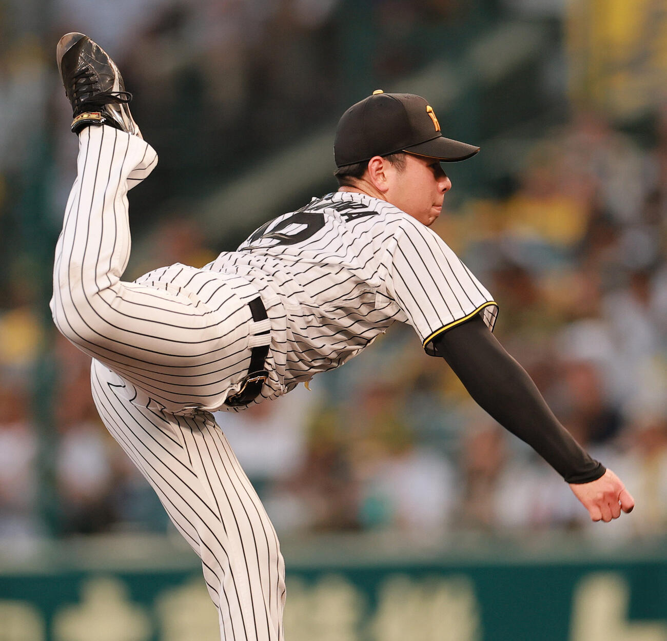 阪神対中日　プ力投する阪神先発の下村海翔（撮影・上山淳一）