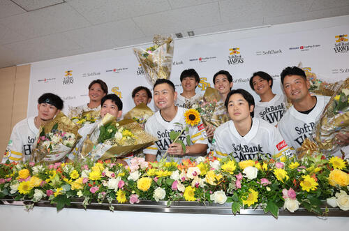 ソフトバンク】36歳中村晃が引退会見「シーズン終了まで選手生活