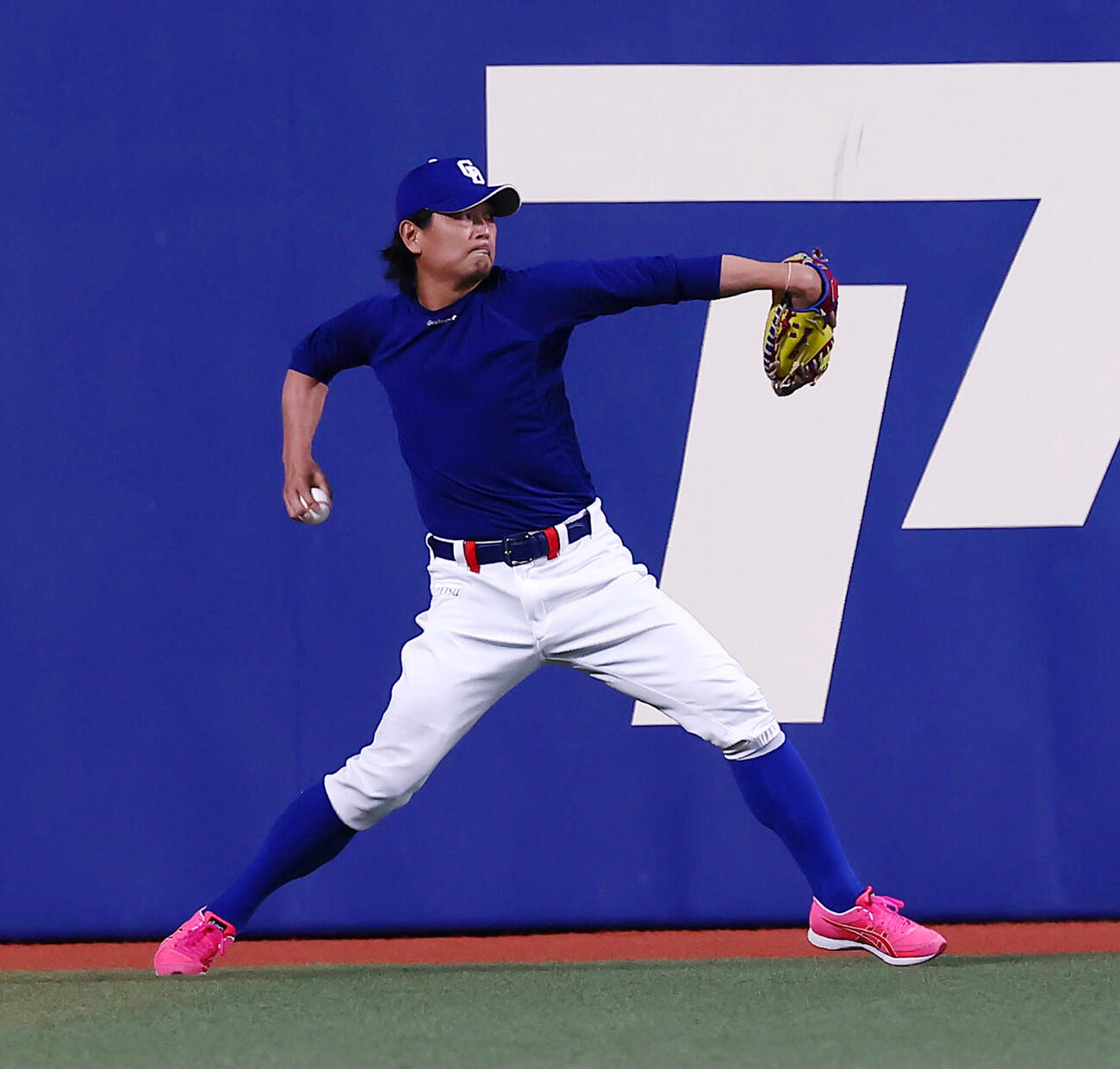 中日対巨人　キャッチボールする中日涌井秀章　（撮影・加藤哉）