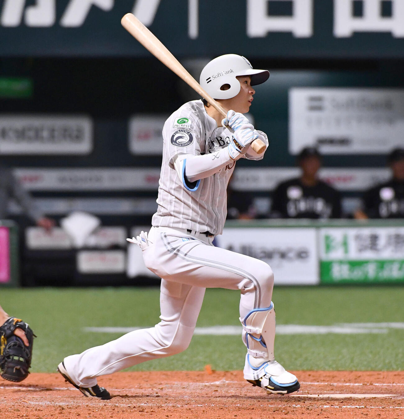 ソフトバンク対ロッテ　4回裏ソフトバンク1死二塁、川瀬晃は勝ち越しの適時三塁打を放つ（撮影・岩下翔太）