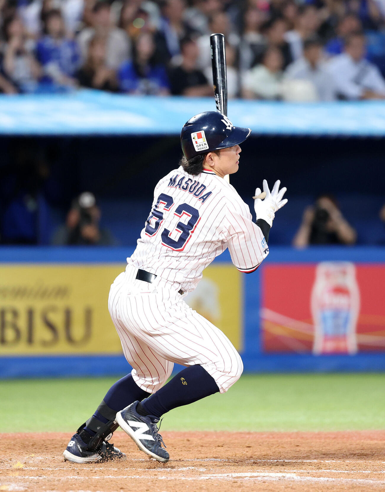 ヤクルト対DeNA 3回裏ヤクルト2死一、二塁、増田珠は適時打を放つ（撮影・鈴木正人）