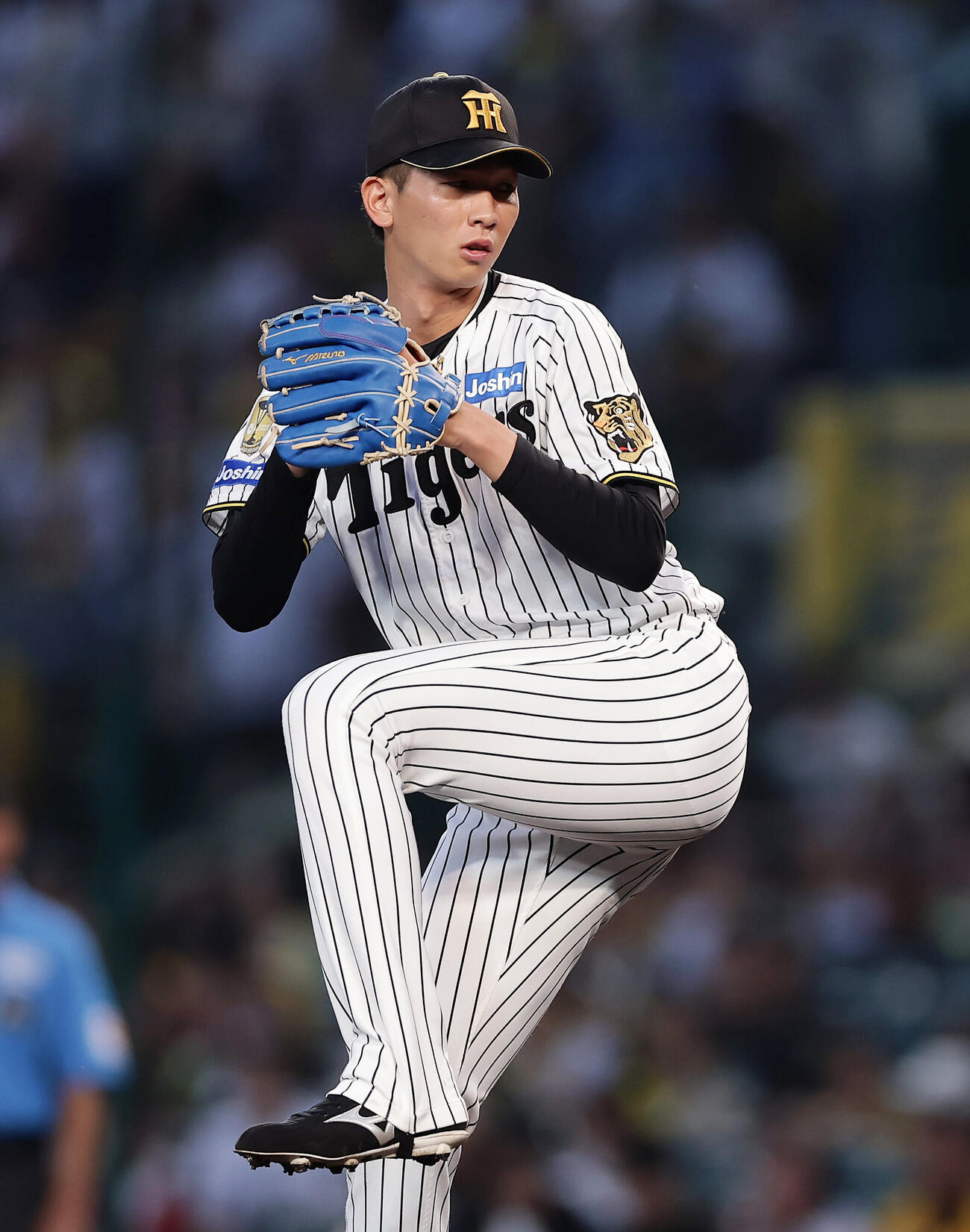 阪神対広島　4回表、阪神2番手でマウンドに上がり、プロ初登板する今朝丸裕喜（撮影・前田充）