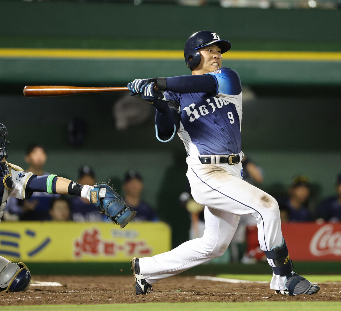 オリックス対西武　5回表西武無死、蛭間拓哉は二塁打を放つ（撮影・西尾就之）