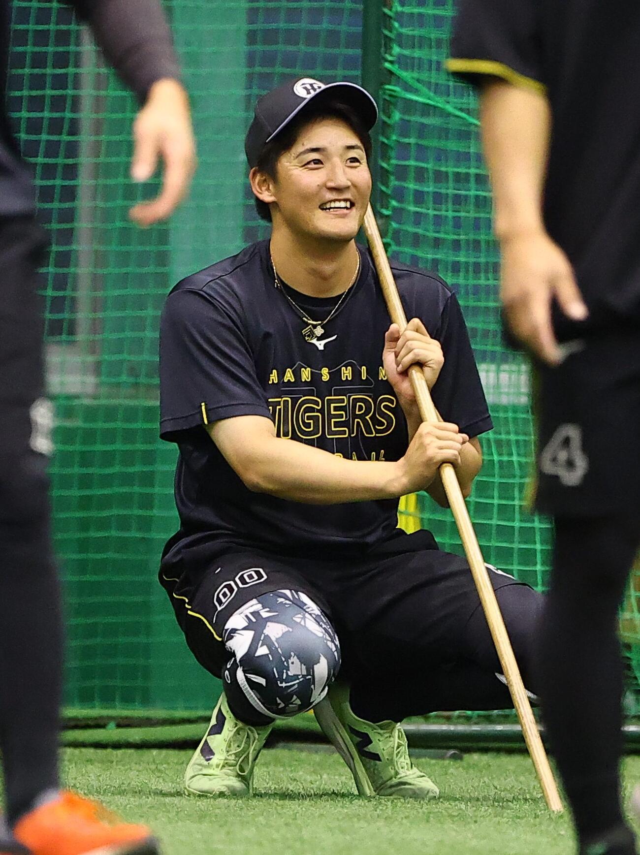 阪神対広島　1軍に合流し笑顔を見せる元山飛優（撮影・上田博志）