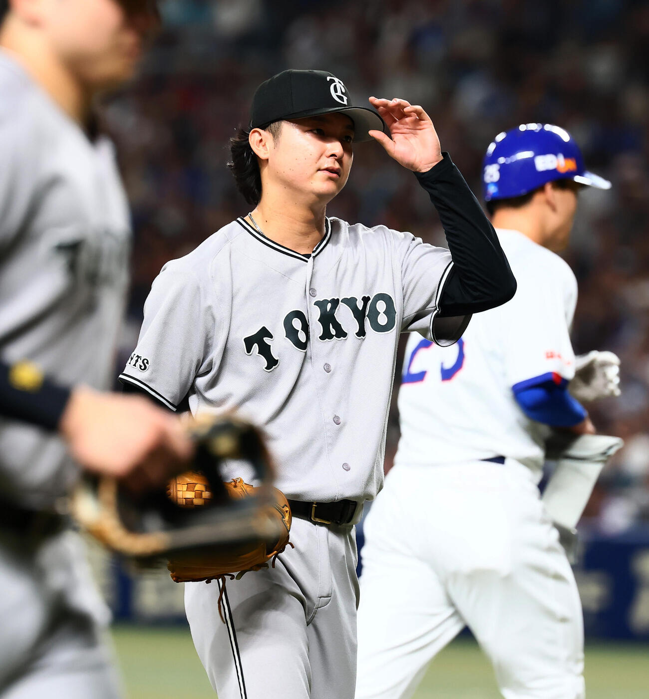 中日対巨人　8回裏中日2死三塁、田中瑛斗は石川昂弥に中越え適時二塁打を打たれ勝ち越しを許す（撮影・加藤哉）
