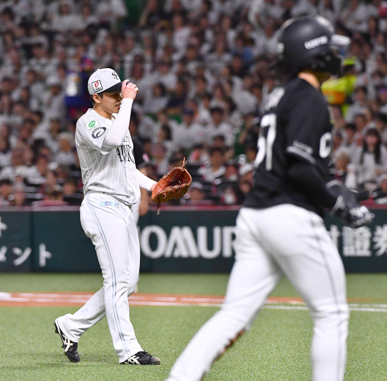 ソフトバンク対ロッテ　2回表ロッテ2死満塁、西川史礁に2者連続の押し出し四球を与え、厳しい表情を見せる北斗（撮影・岩下翔太）