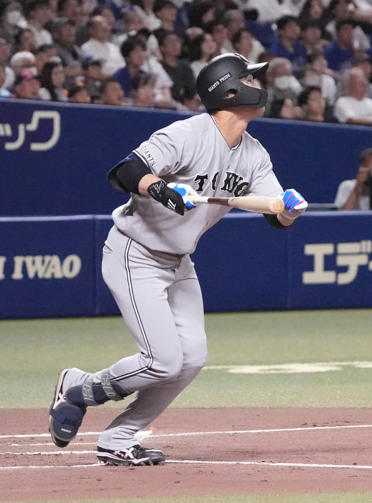 中日対巨人　2回表巨人無死一、三塁、犠飛を放つ中山礼都（撮影・森本幸一）