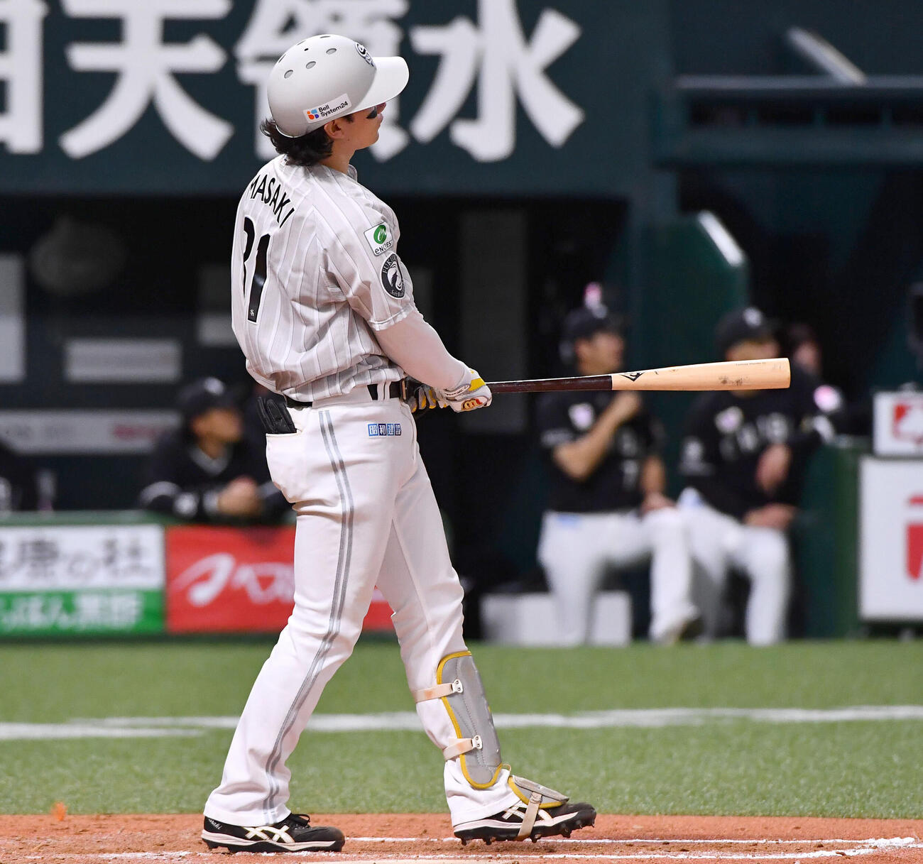 ソフトバンク対ロッテ　9回裏ソフトバンク1死、正木智也は左越え本塁打を放つ（撮影・岩下翔太）