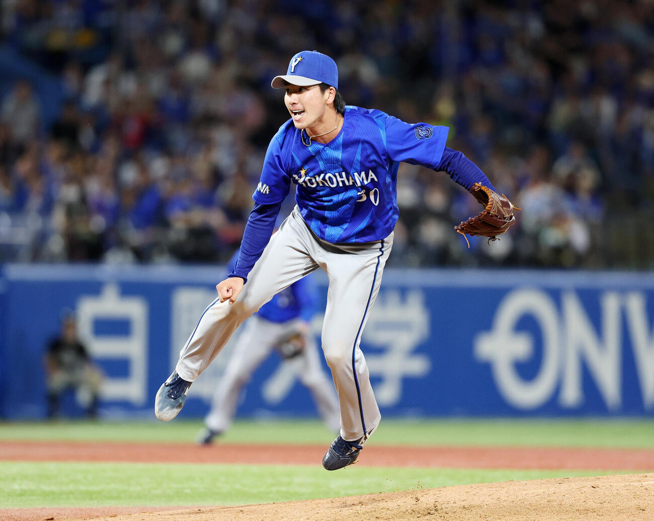 ヤクルト対DeNA　力投するDeNA篠木健太郎（撮影・鈴木正人）