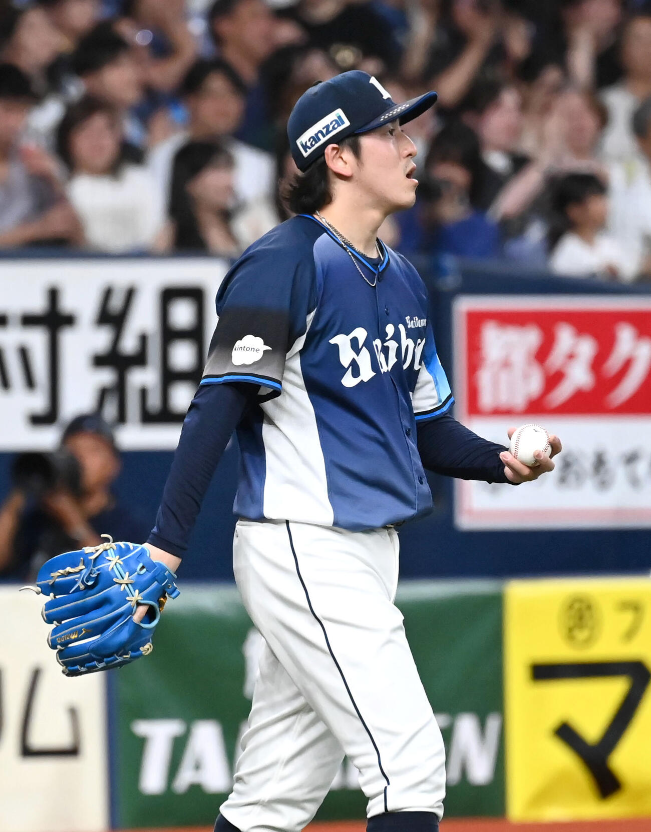オリックス対西武　6回裏オリックス1死二塁　山中稜真に適時打を放たれ肩を落とす西武の隅田知一郎（撮影・石井愛子）