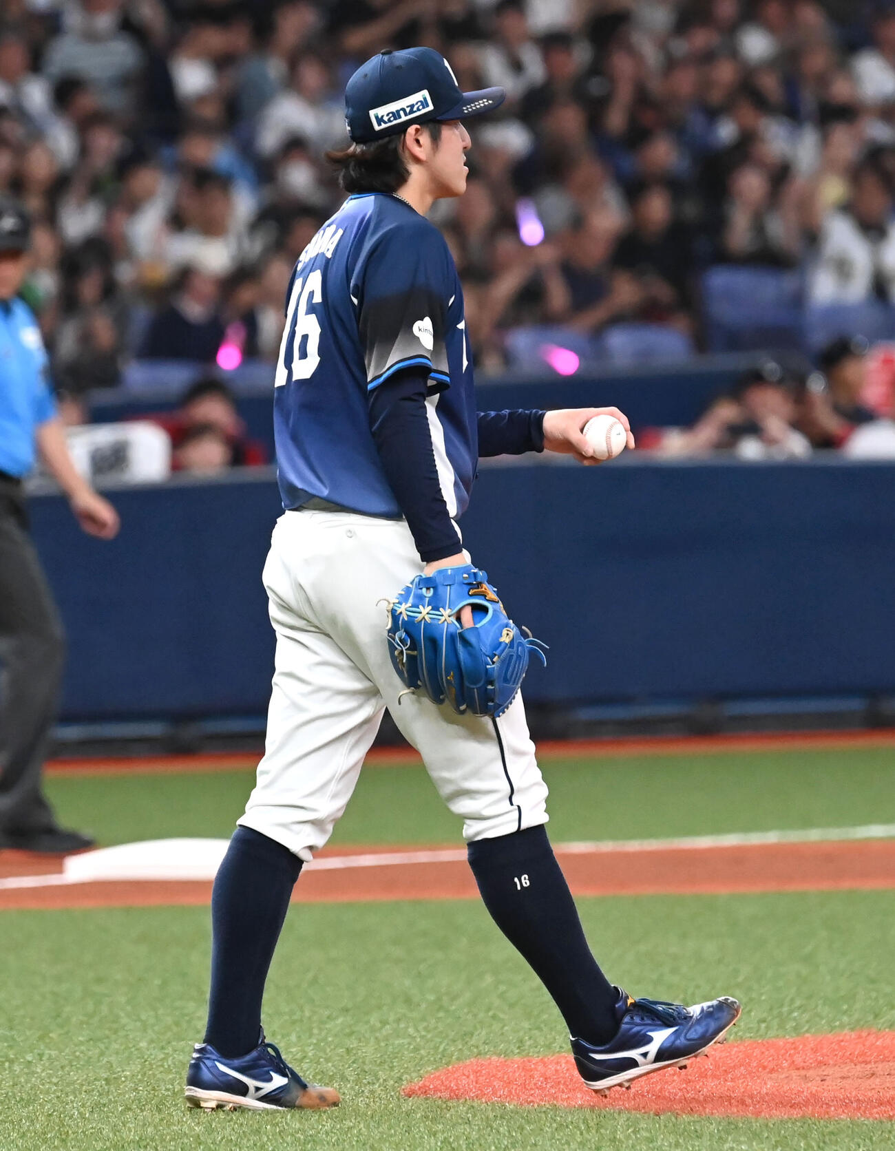 オリックス対西武　2回裏オリックス1死　太田椋に本塁打を放たれ肩を落とす隅田知一郎（撮影・石井愛子）