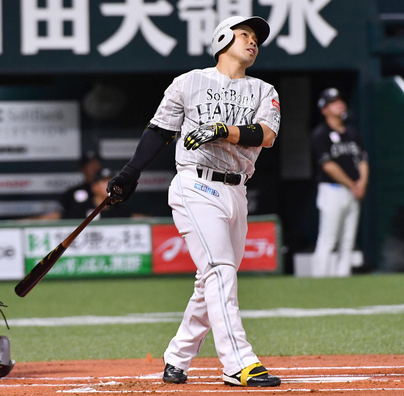 ソフトバンク対ロッテ　1回裏ソフトバンク無死一、二塁、近藤健介は先制の右越え3点本塁打を放つ（撮影・岩下翔太）