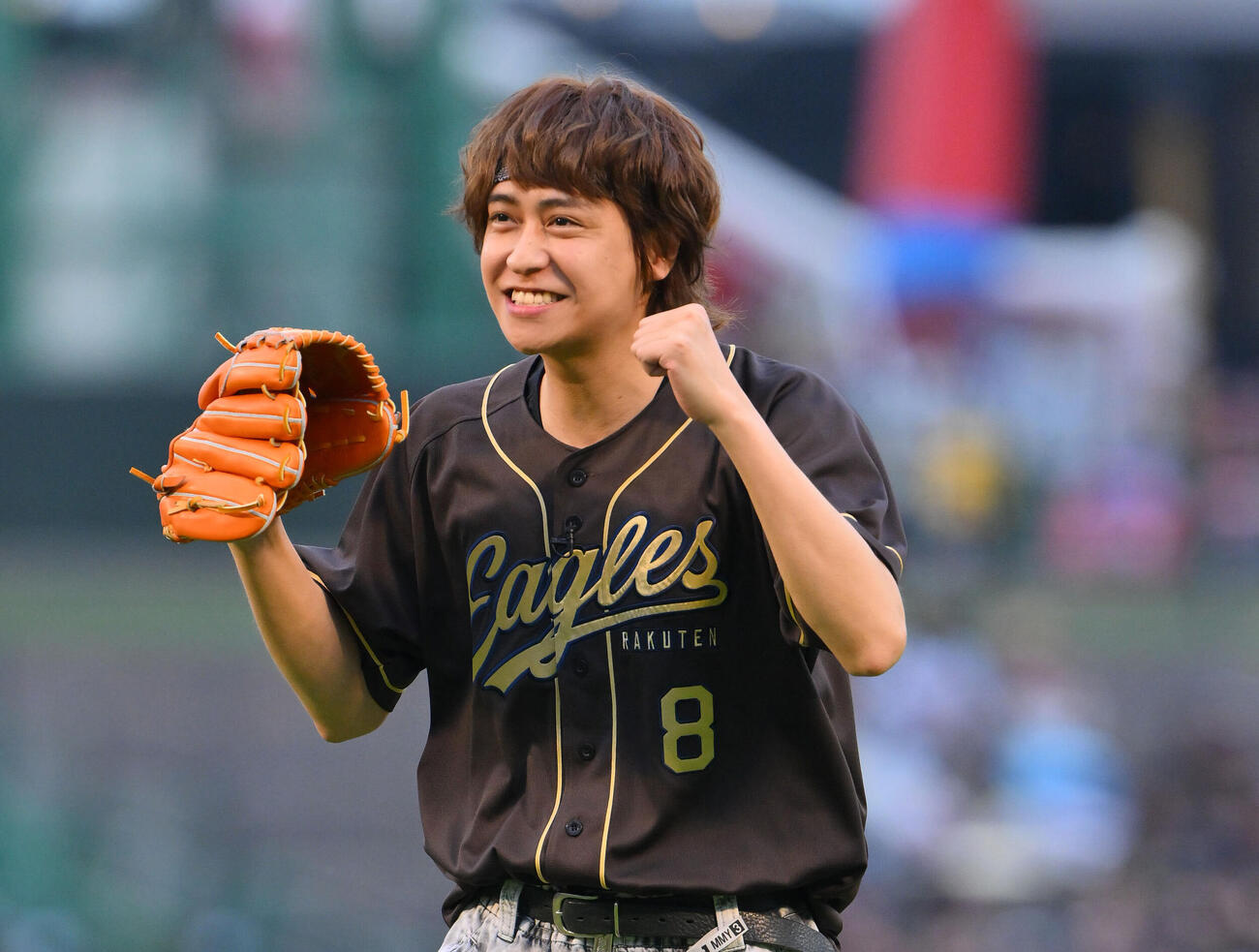 楽天対日本ハム　セレモニアルピッチを終え笑顔のHey！Say！JUMPの八乙女光（撮影・滝沢徹郎）