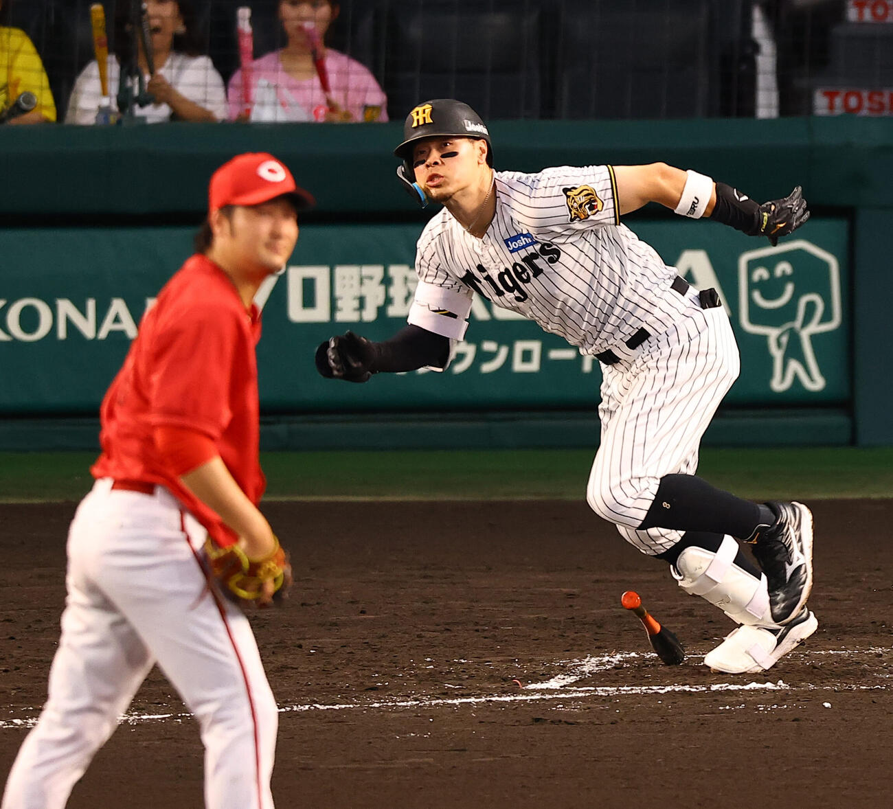 阪神対広島　2回裏阪神無死、佐藤輝明は安打を放つ（撮影・上田博志）